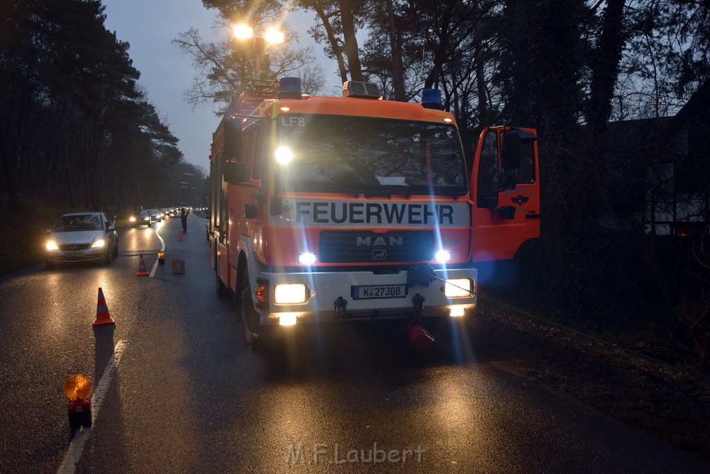 Container LKW umgestuerzt Koeln Brueck Bruecker- Dellbruecker Mauspfad P074.JPG - Miklos Laubert